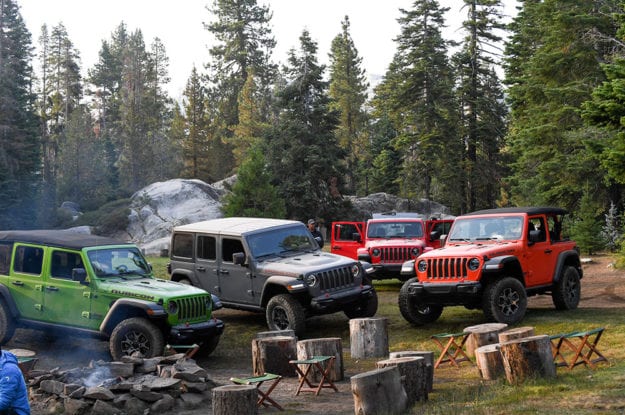 group of jeep on jeep academy adventure