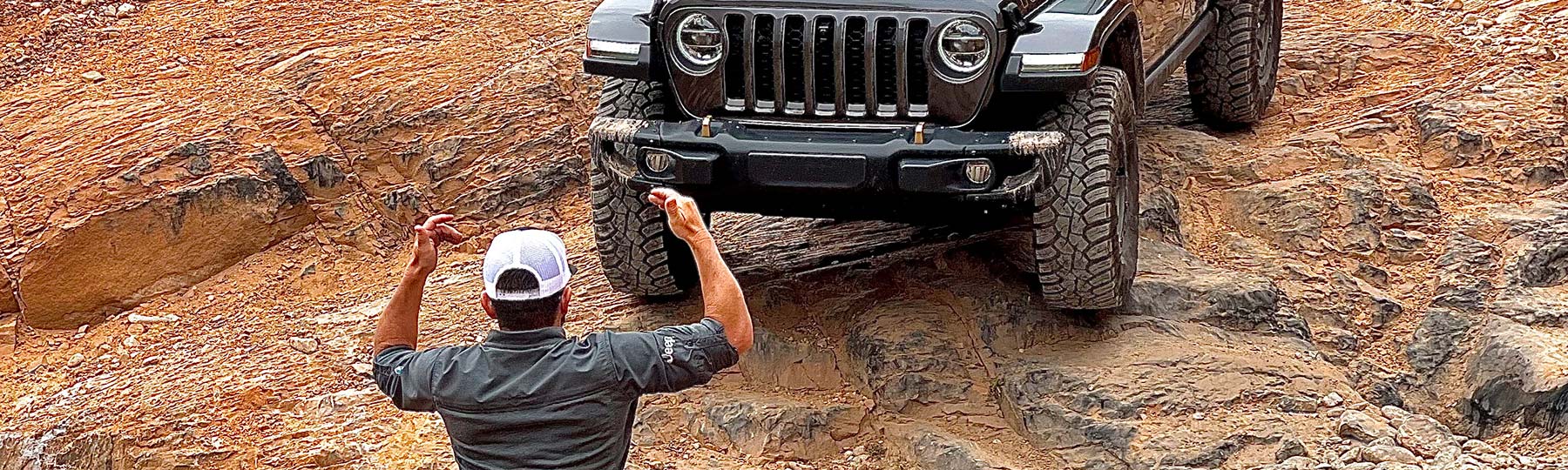 guiding jeep down trail